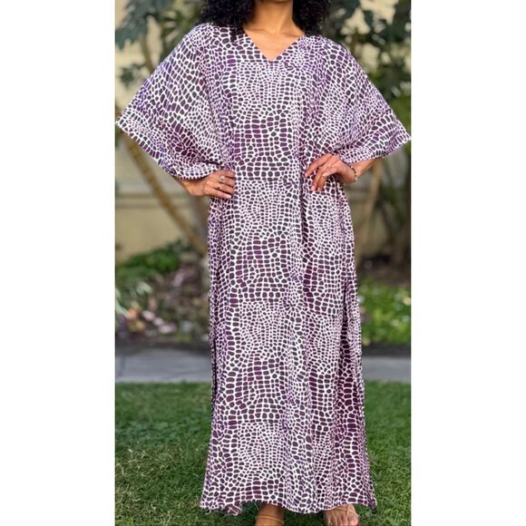 Goddess Dresses & Skirts - NWT Goddess Crocodile Print V-Neck Long Kaftan Dress Purple White One Size